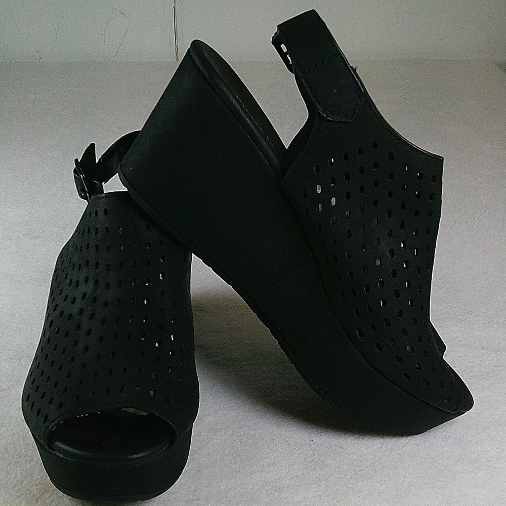 Pierre Dumas Black Perforated Wedge Platform Slingback Sandals‎ Size 8